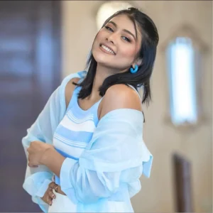 ‘মন বদল’ নাটকের আইটেম গানে মডেল ও অভিনেত্রী মুমতাহিনা টয়া