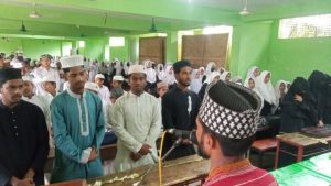 বেতাগী আন্'জুমানে রহমানিয়া পরিষদের চেয়ারম্যান গোলামুর রহমান আশরাফ শাহ র সাথে সাক্ষাৎ করেন ওমান শাখার যুগ্ম মহাসচিব মুহাম্মদ জাহিদুল ইসলাম