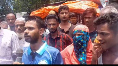 তারাকান্দায় ইকবাল হত্যাকারীদের ফাঁসির দাবিতে সড়ক অবরোধ