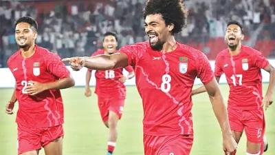 হোম ফুটবলে ফেরার ম্যাচে হামজা ম্যাজিকে বাংলাদেশ ২-০ গোলে ভুটানকে হারাল