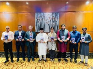 বিনয়ভূষণ সূফি মোহাম্মদ মিজানুর রহমান বইটির মোড়ক উন্মোচ
