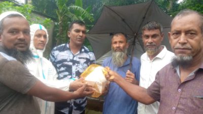 কলাপাড়ায় শতাধিক গরীব মানুষ পেল মধুমাসের ফল