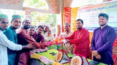লংগদুতে বিভিন্ন কাজ অবদানের জন্য দুই কীর্তি সন্তানকে সংবর্ধনা প্রদান"