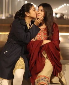 সন্তানদের নিয়ে নীলচক্র দেখতে বলছেন অভিভাবকদের, কেন জানতে হলে দেখুন
