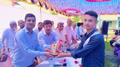 উলিপুরে এইচএসসি কৃতি শিক্ষার্থী সংবর্ধনা ও বিদায়ী শিক্ষার্থীদের দোয়া অনুষ্ঠান