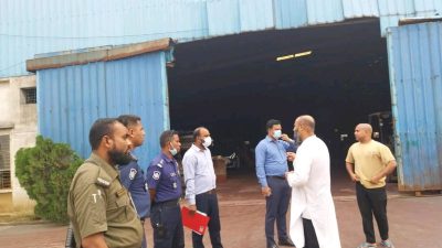 পুরাতন ব্যাটারি আগুনে জ্বালিয়ে অবৈধ সিসা তৈরীর কারখানা কার্যক্রম বন্ধ ঘোষণা ও জরিমানা