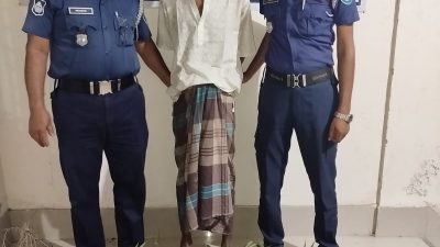রাজীবপুরে পৃথক অভিযানে ৩৪টি গাঁজা গাছসহ তিনজন আটক