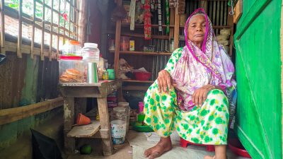 ভিক্ষা নয়, সম্মানজনক জীবনের পথে প্রতিবন্ধী ফাতেমা