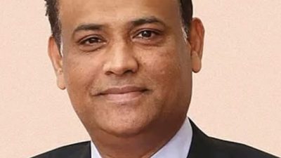 যুক্তরাজ্যে সাবেক ভূমিমন্ত্রীর ১ হাজার ২৫ কোটি টাকার ৩৪৩টি বাড়ি জব্দ: দুদক চেয়ারম্যান