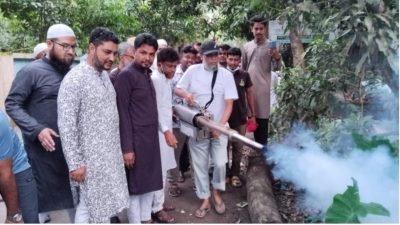 গজারিয়ায় ৩১ দফা বাস্তবায়নের লক্ষ্যে মশা নিধন কর্মসূচি পালন করেন কামরুজ্জামান রতন