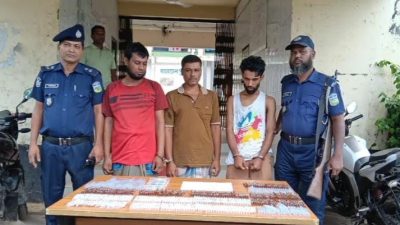 ভালুকায় যৌথবাহিনীর অভিযানে তিন মাদক ব্যবসায়ী গ্রেপ্তার