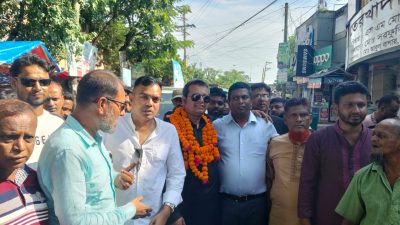 যুক্তরাজ্য থেকে ১৭ বছর পর স্বদেশ প্রত্যাবর্তন: তেরখাদার আরিফ বিল্লাহ, উচ্ছ্বাসপূর্ণ অভ্যর্থনা এলাকাবাসী