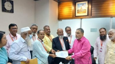 মুন্সীগঞ্জে ৪টি আসনের দাবিতে প্রধান নির্বাচনের কমিশনারের কাছে স্মারকলিপি প্রদান