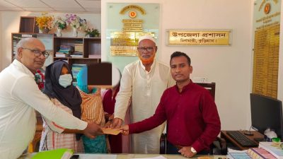 চিলমারিতে মেধাবী শিক্ষার্থীর পাশে দাঁড়ালেন উপজেলা নির্বাহী অফিসার