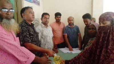 গাবতলীর মহিষাবান ইউনিয়নে স্বল্প মূল্যে টিসিবির পণ্য বিতরণ