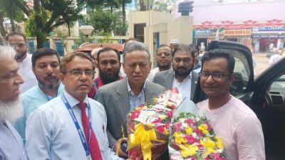 সাবেক বা‌নিজ‌্য মন্ত্রী আমীর খসরু মাহমুদ চৌধুরী'র পূণ্যভূমি সিলেট আগম‌নে ফু‌লেল শু‌ভেচ্ছা