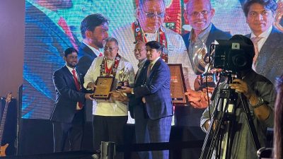 সেরা শেফের পুরস্কার পেলেন টনি করিম খান আমেরিকান কারি অ্যাওয়ার্ডের জমকালো ও বর্ণাঢ্য আসর