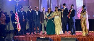 সেরা শেফের পুরস্কার পেলেন টনি করিম খান
আমেরিকান কারি অ্যাওয়ার্ডের জমকালো ও বর্ণাঢ্য আসর