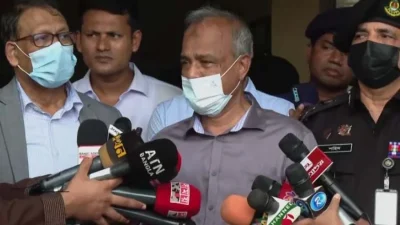 মাঠ পর্যায়ে পুলিশের কাছে ভারি মারণাস্ত্র থাকবে না: স্বরাষ্ট্র উপদেষ্টা