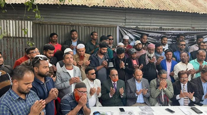 গজারিয়ায় খালেদা জিয়ার আত্মার মাগফিরাত কামনায় দোয়া মাহফিল ও শীতবস্ত্র বিতরণ